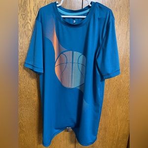Basketball 🏀 tee - Boys XL (16)